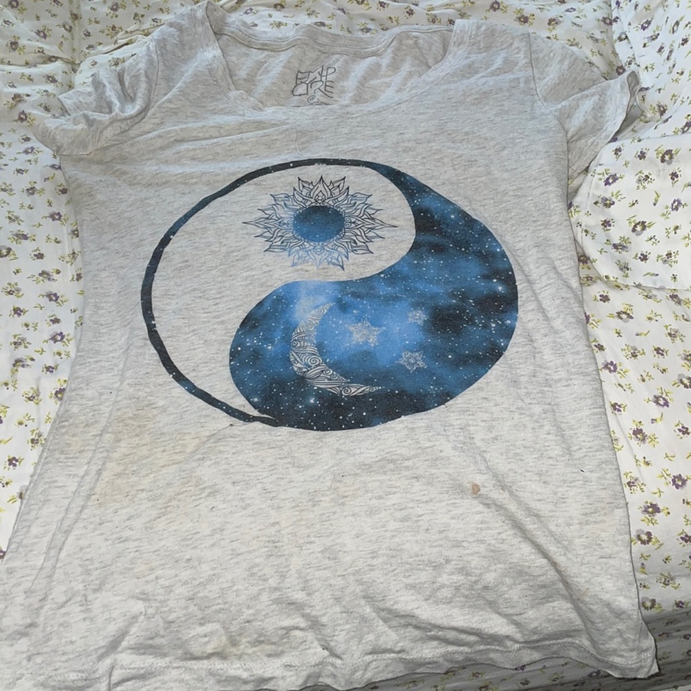 Yin yang galaxy zumiez shirt medium